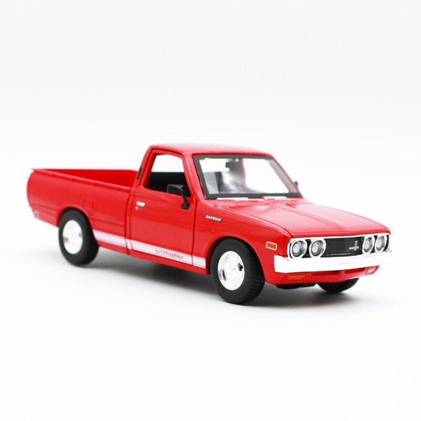 Datsun 620 pickup truck model - Red - Maisto